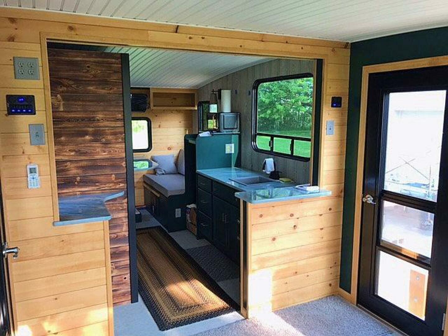 Slide: The Image of Custom Houseboat 2023 - 4868015