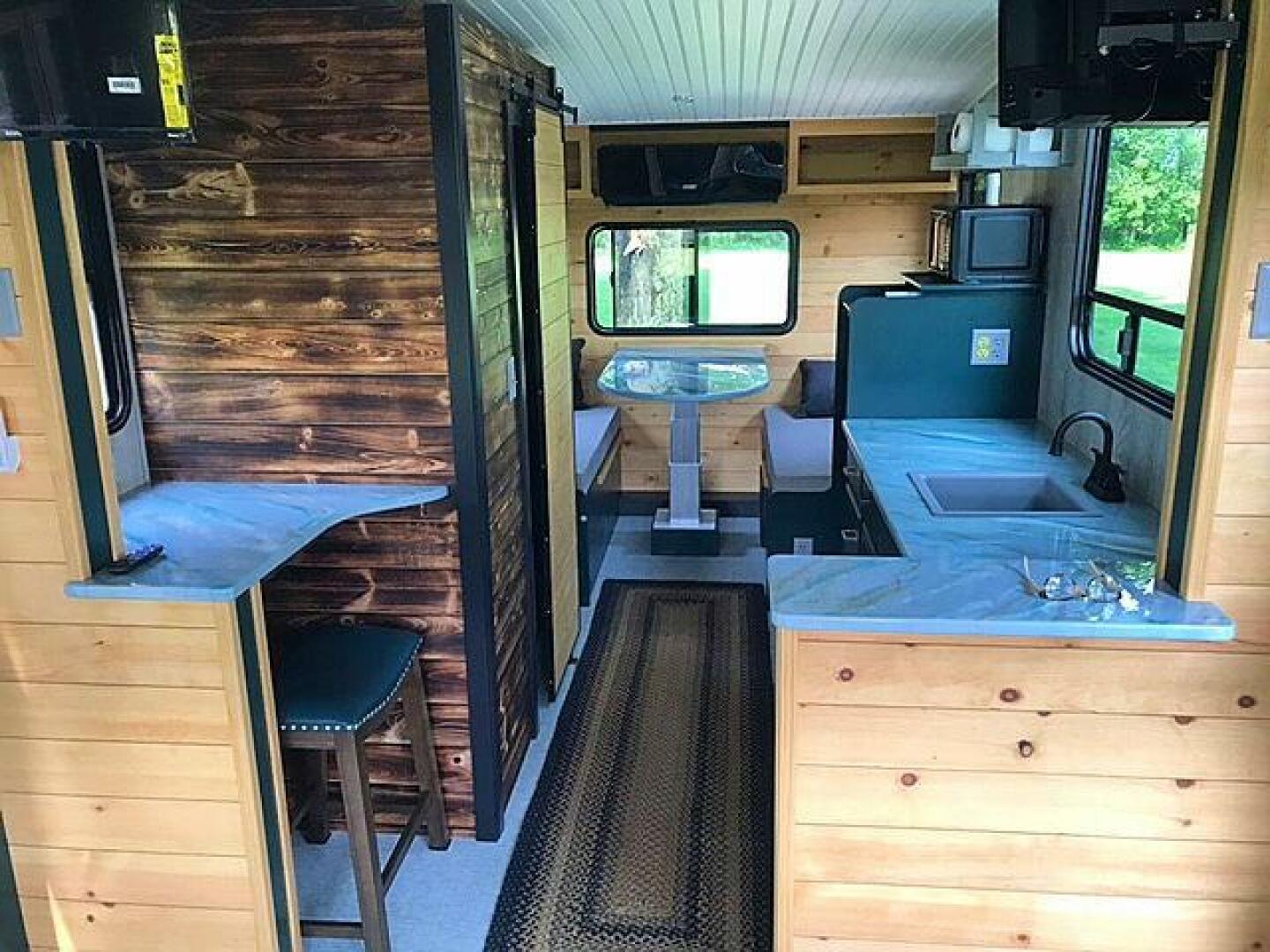 Slide: The Image of Custom Houseboat 2023 - 4868023