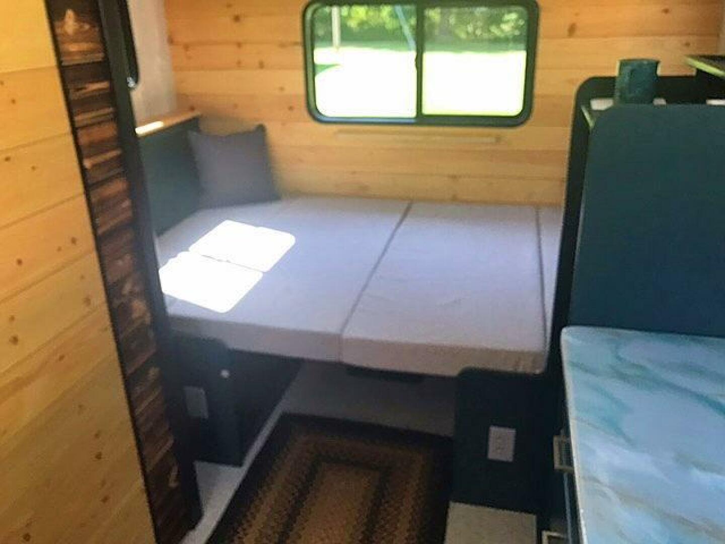Slide: The Image of Custom Houseboat 2023 - 4868024
