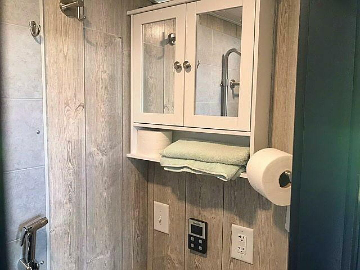 Slide: The Image of Custom Houseboat 2023 - 4868026