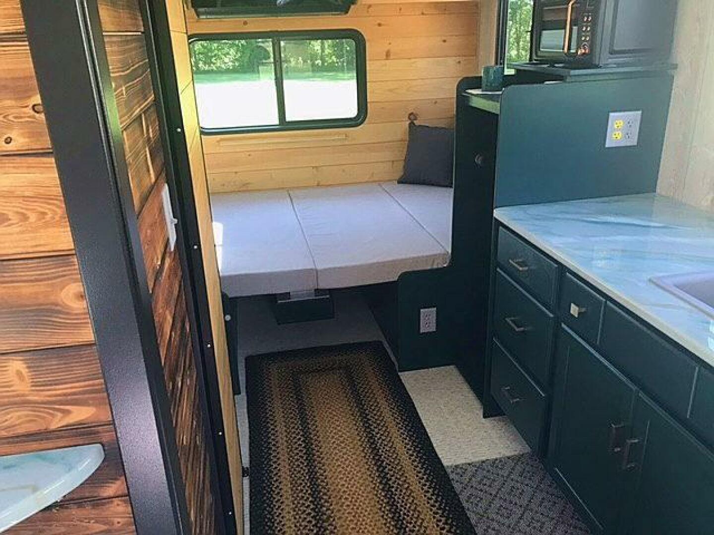 Slide: The Image of Custom Houseboat 2023 - 4868027