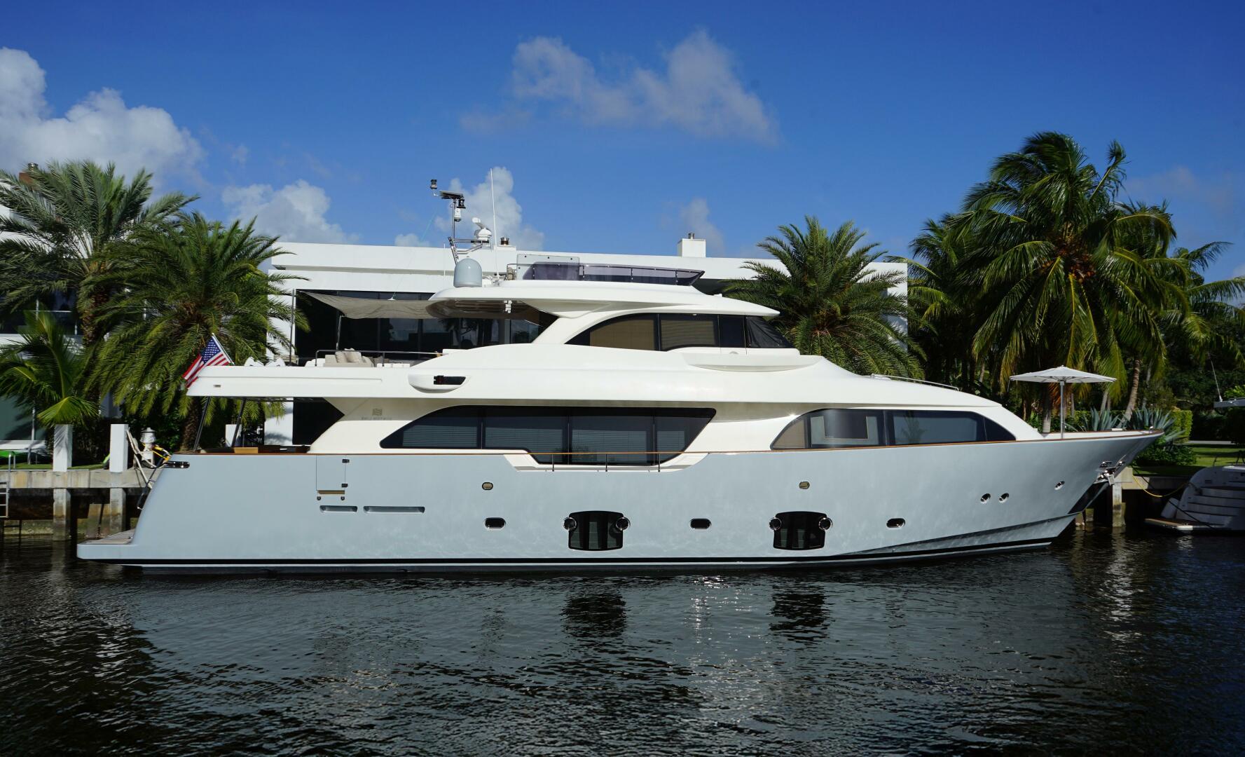 Slide: The Image of Custom Navetta 26 Crescendo 2013 - 5326433