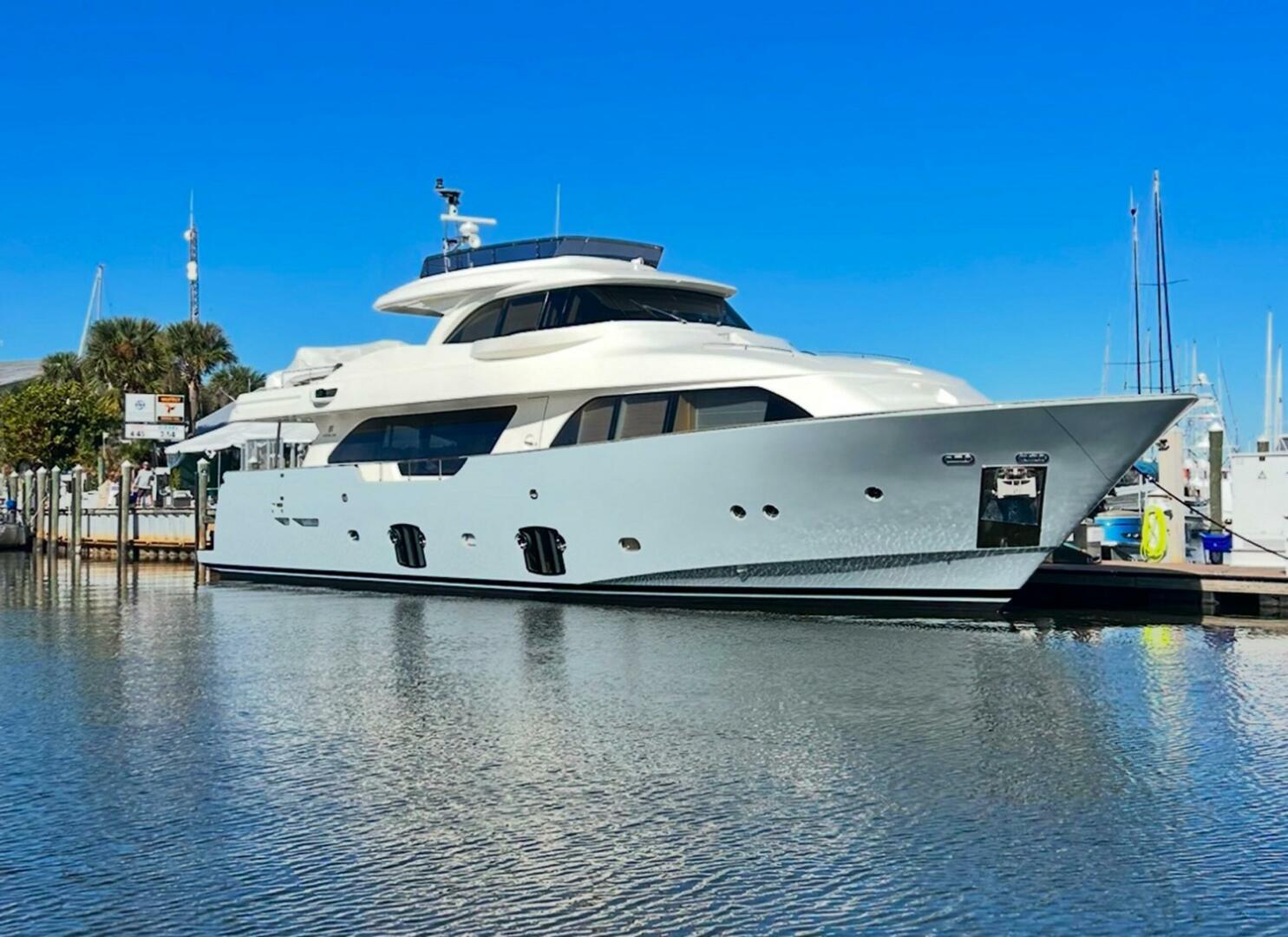 Slide: The Image of Custom Navetta 26 Crescendo 2013 - 4874989
