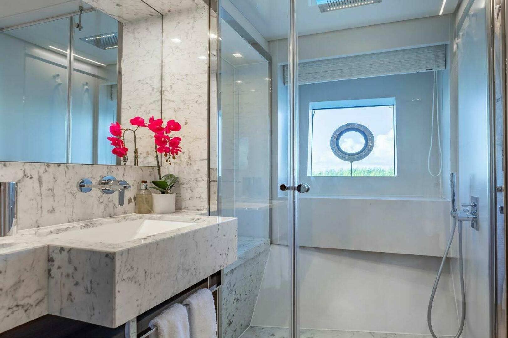 Slide: The Image of Guest Ensuite Bathroom - 4172702