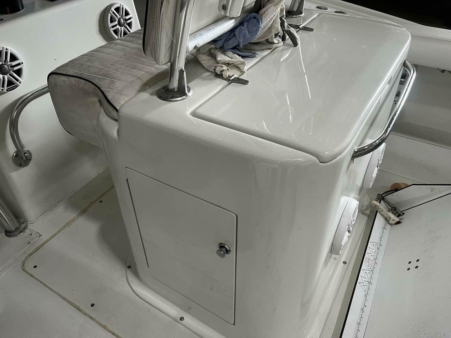 Slide: The Image of Custom Rainbow Runner 30 Open 1999 - 4394472