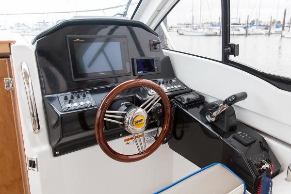 Slide: The Image of Cutwater 24 coupe 2022 - 8