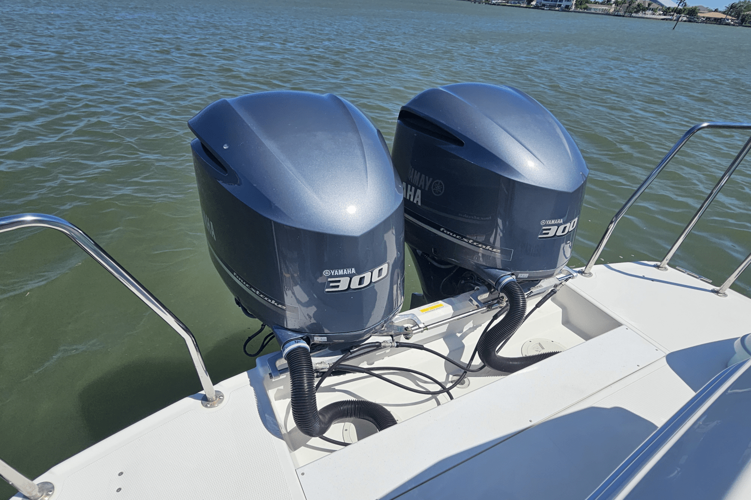 Slide: The Image of Cutwater 302 COUPE 2019 - 10