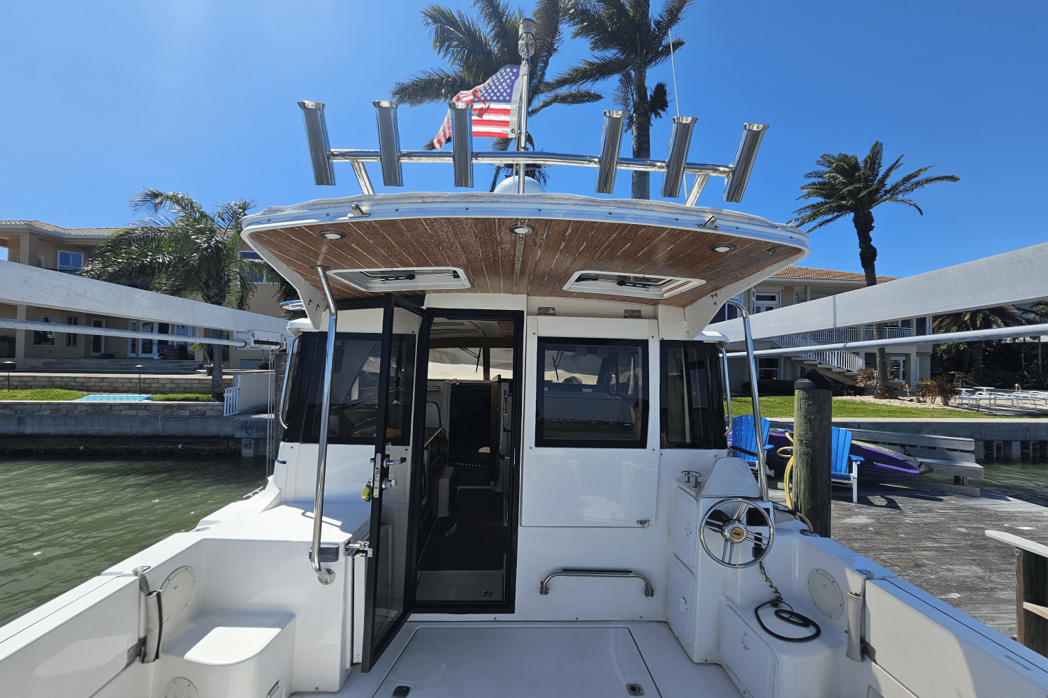 Slide: The Image of Cutwater 302 COUPE 2019 - 13