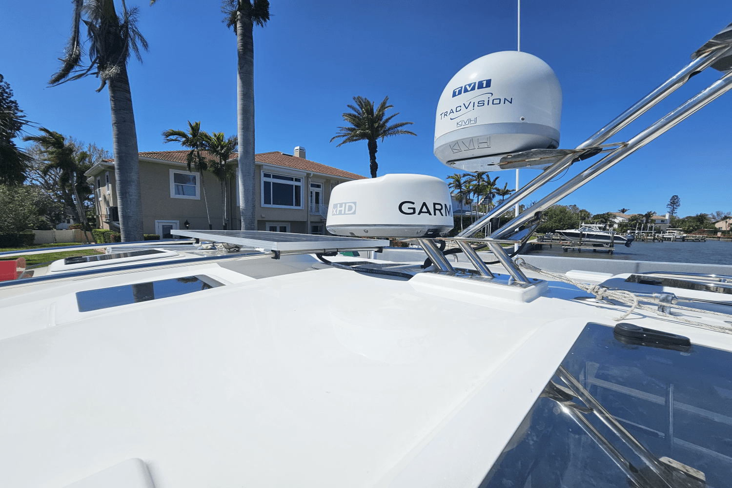 Slide: The Image of Cutwater 302 COUPE 2019 - 20