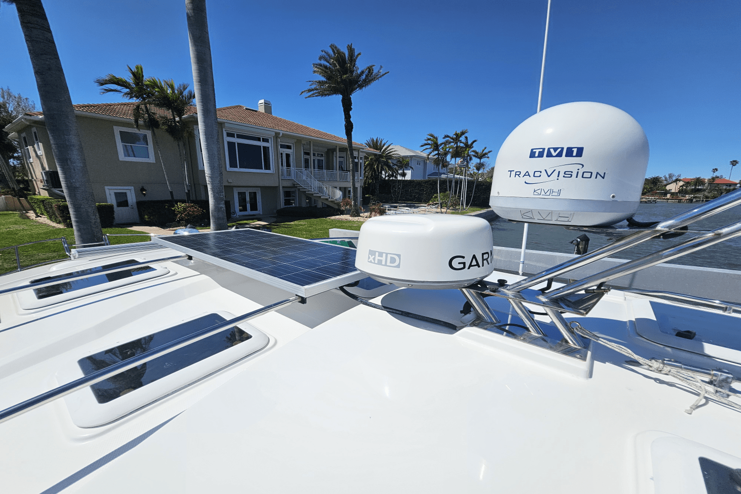 Slide: The Image of Cutwater 302 COUPE 2019 - 22