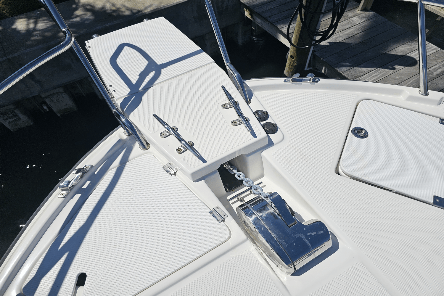 Slide: The Image of Cutwater 302 COUPE 2019 - 26