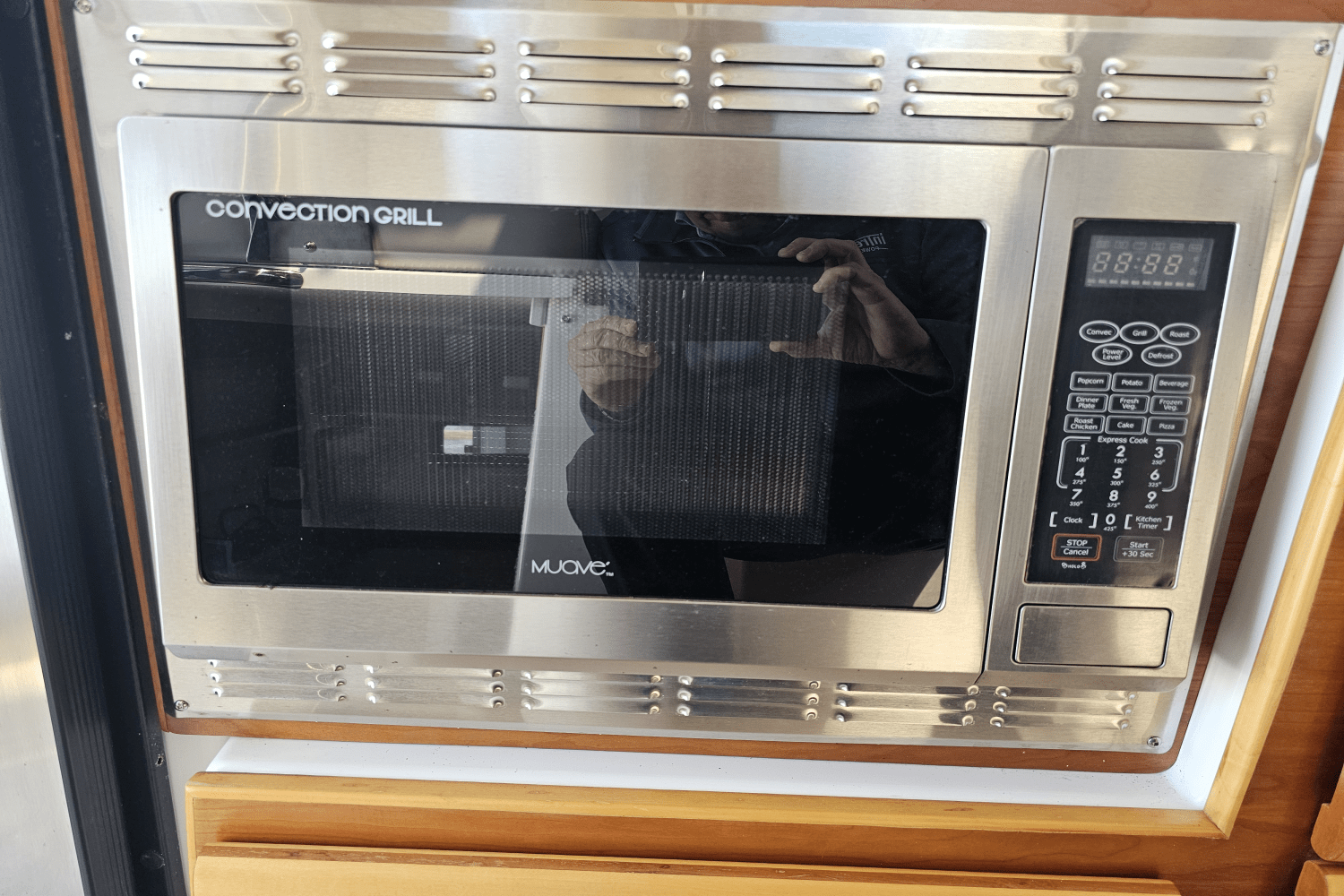 Slide: The Image of Cutwater 302 COUPE 2019 - 33