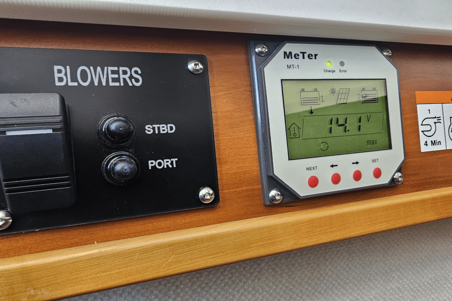 Slide: The Image of Cutwater 302 COUPE 2019 - 44