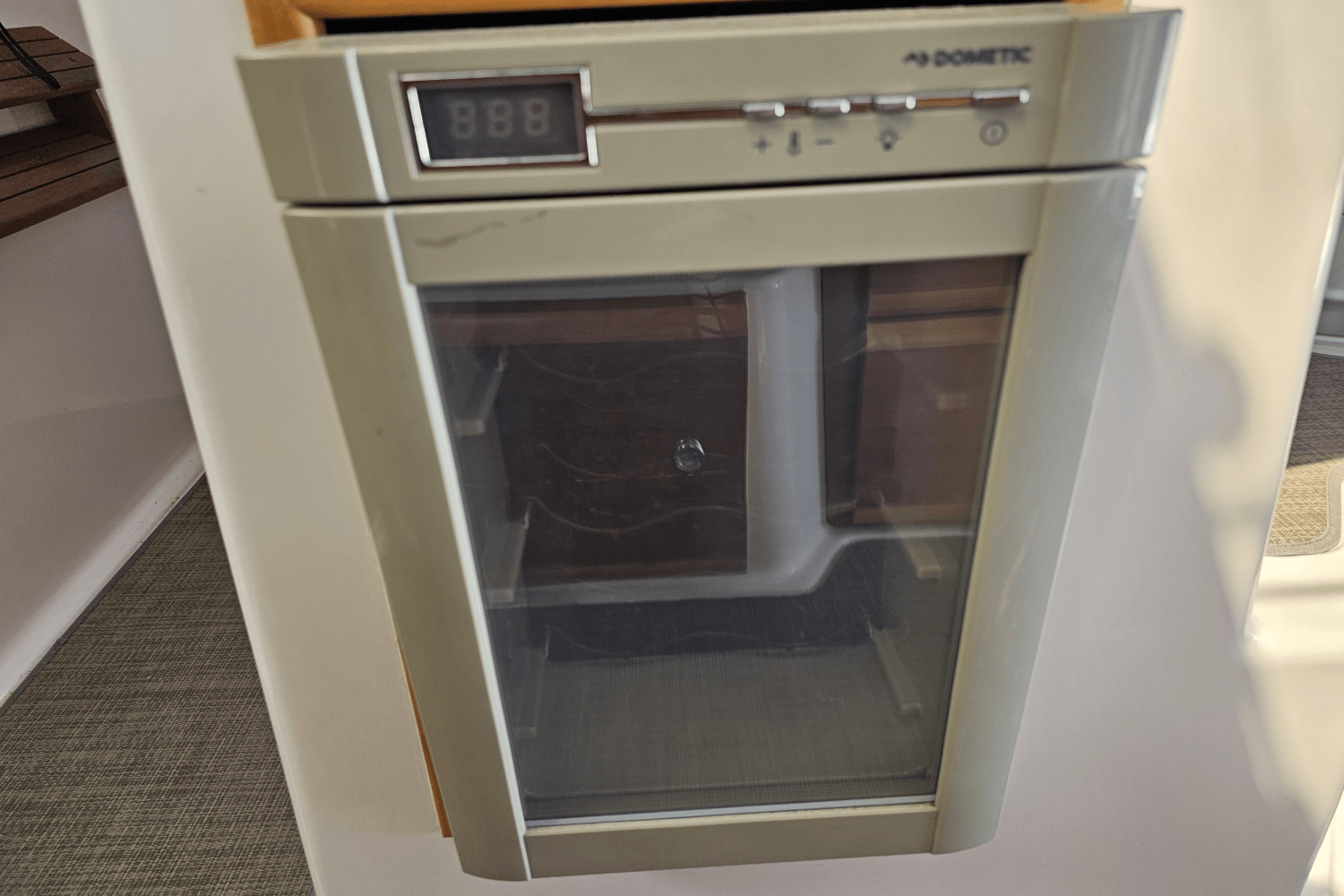 Slide: The Image of Cutwater 302 COUPE 2019 - 49