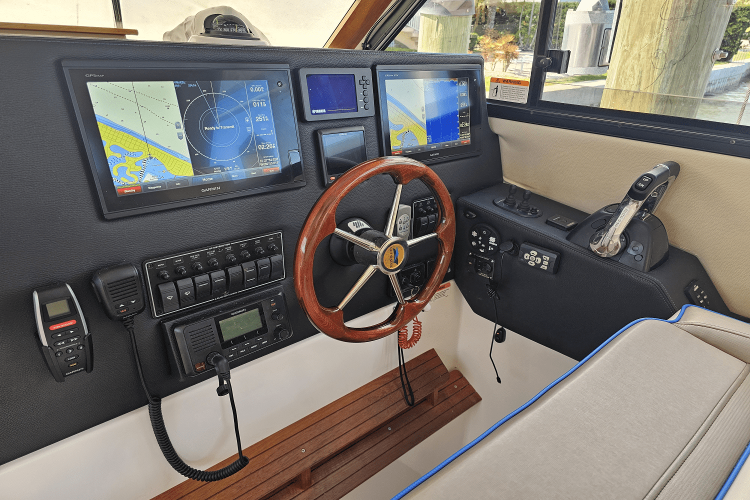 Slide: The Image of Cutwater 302 COUPE 2019 - 50