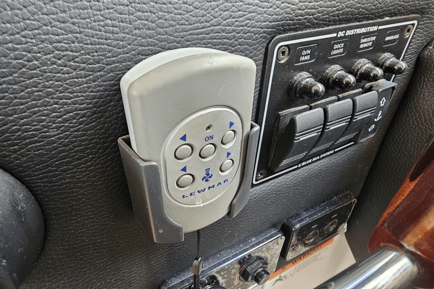 Slide: The Image of Cutwater 302 COUPE 2019 - 58