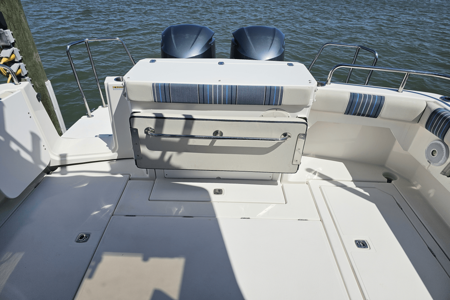 Slide: The Image of Cutwater 302 COUPE 2019 - 6