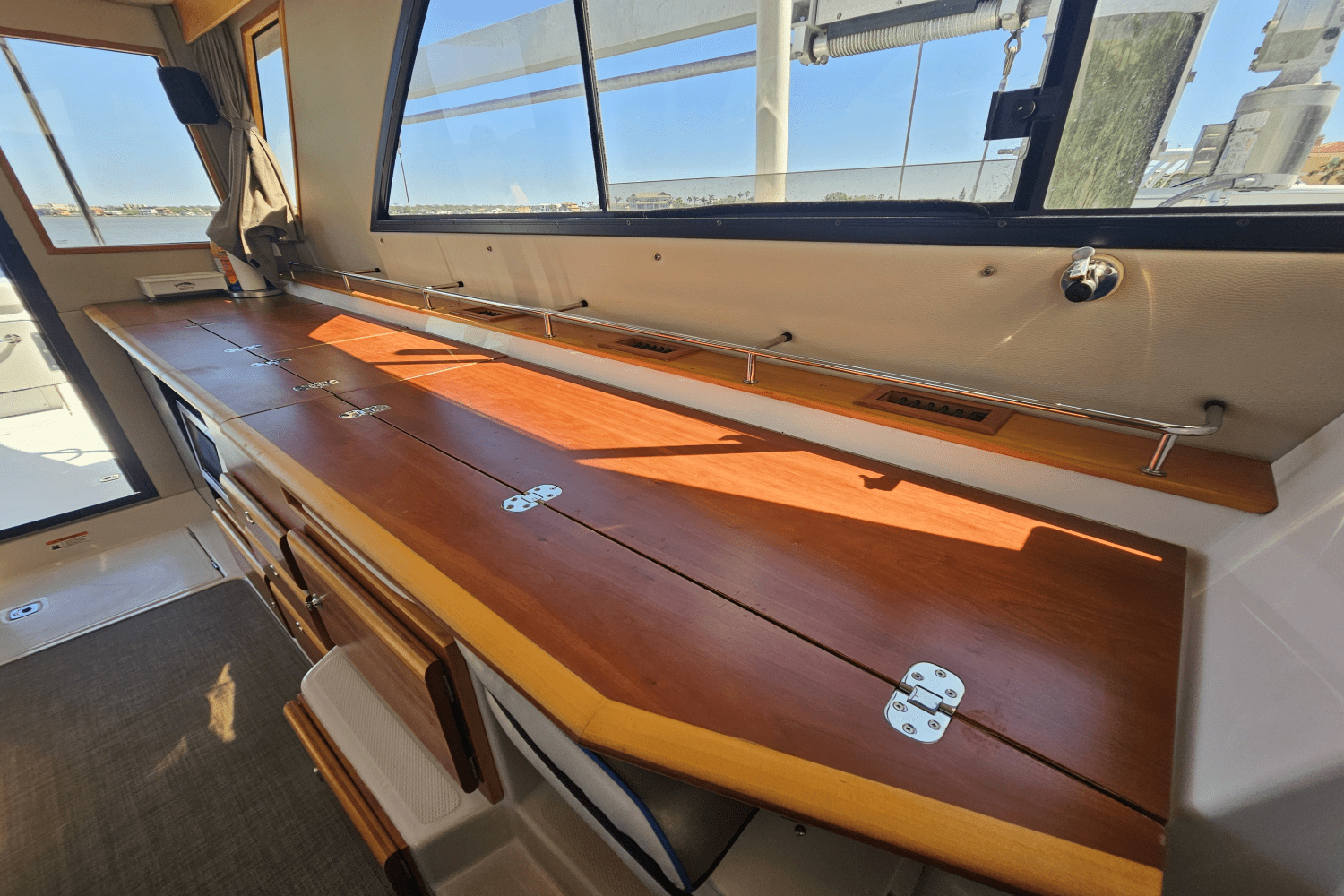 Slide: The Image of Cutwater 302 COUPE 2019 - 62