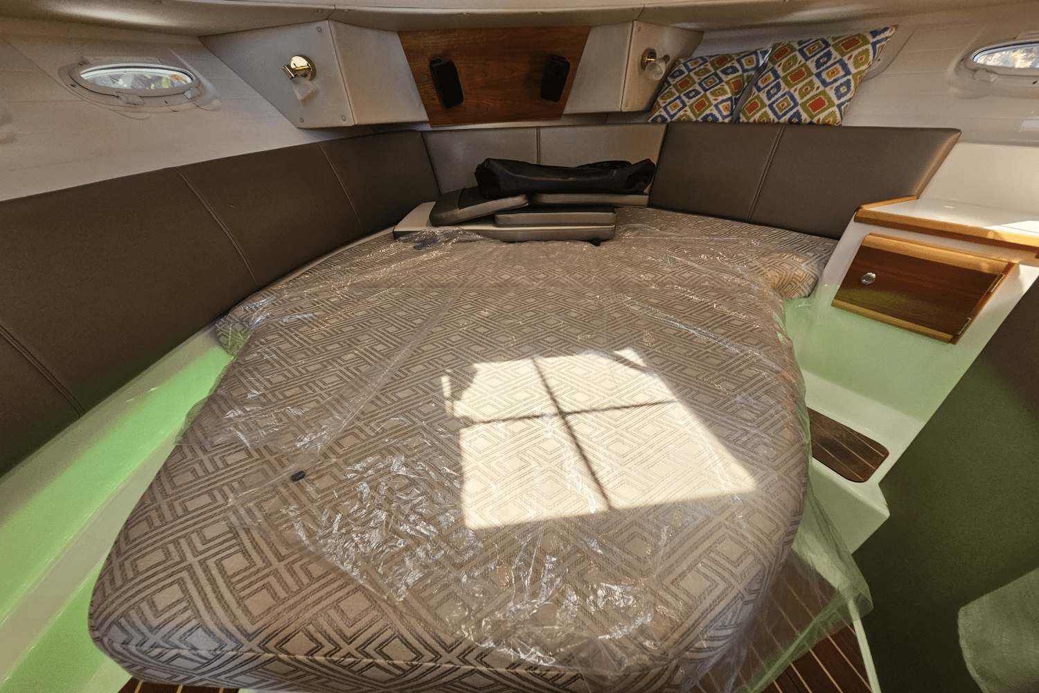 Slide: The Image of Cutwater 302 COUPE 2019 - 65