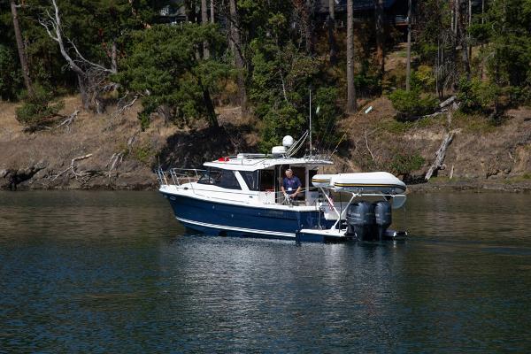 Slide: The Image of Cutwater 32 Coupe 2022 - 1