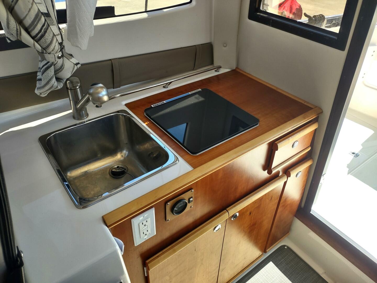 Slide: The Image of Cutwater C-24 Coupe 2021 - 18