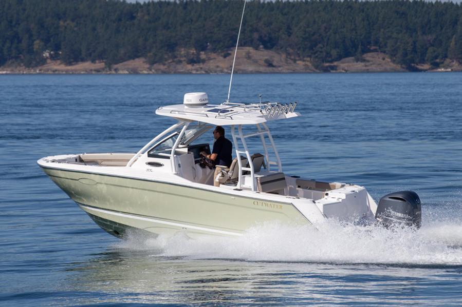 Slide: The Image of Cutwater C-24 CW 2020 - 0
