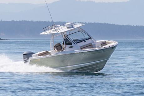 Slide: The Image of Cutwater C-24 CW 2020 - 4