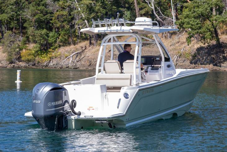 Slide: The Image of Cutwater C-24 CW 2020 - 6