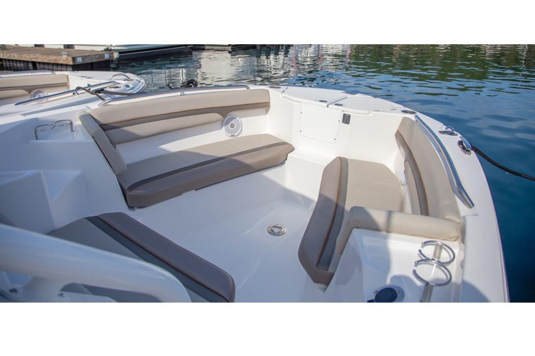 Slide: The Image of Cutwater C-24 CW 2020 - 8