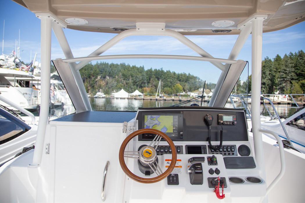 Slide: The Image of Cutwater C-24 CW 2020 - 9