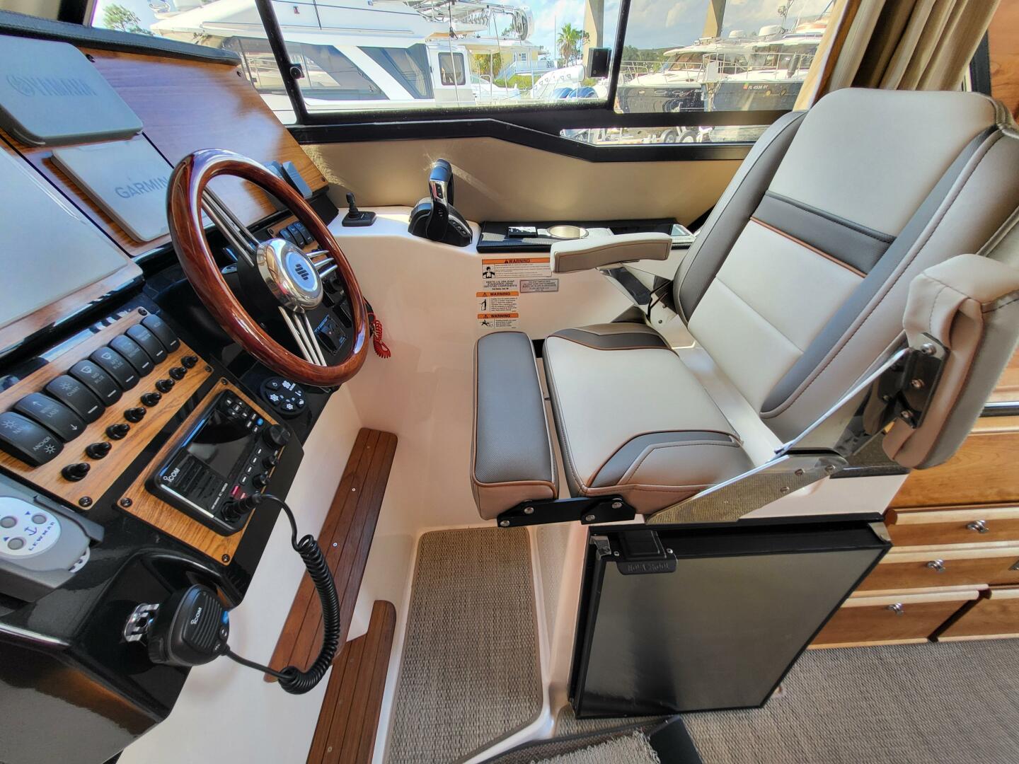 Slide: The Image of Cutwater C-288 Coupe 2023 - 5628444