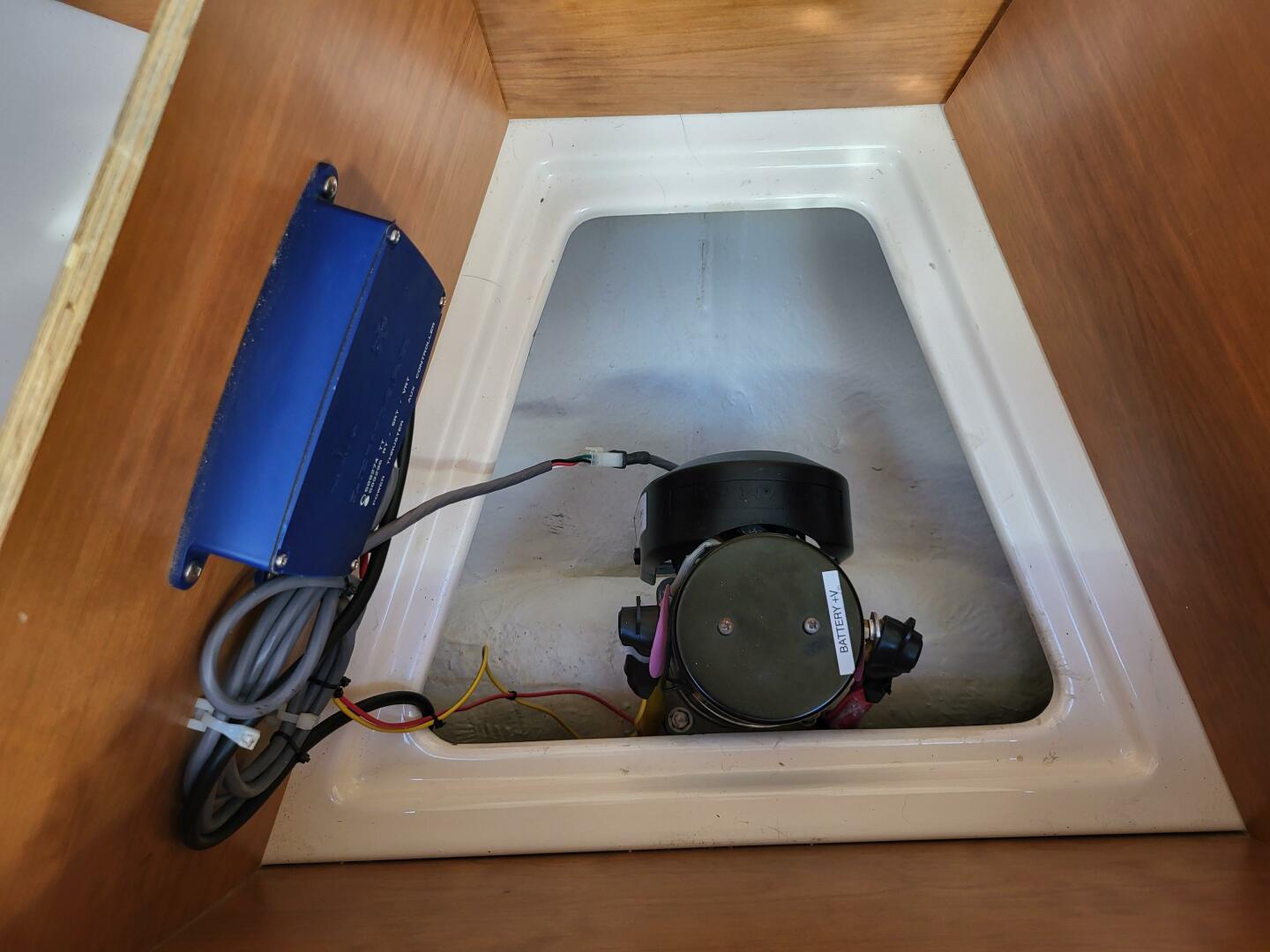 Slide: The Image of Cutwater C-288 Coupe 2023 - 5628453