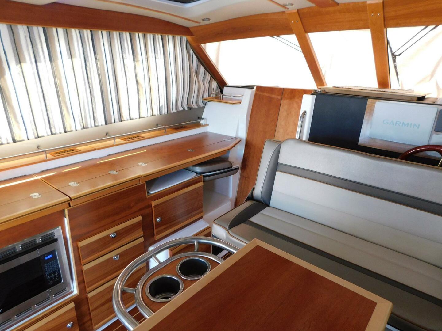 Slide: The Image of Cutwater C-30 Sedan 2022 - 4541353