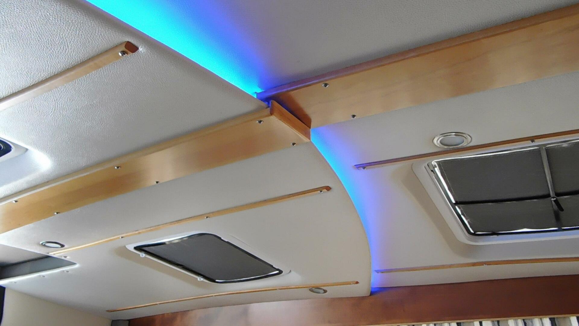 Slide: The Image of Cutwater C-30 Sedan 2022 - 4541356