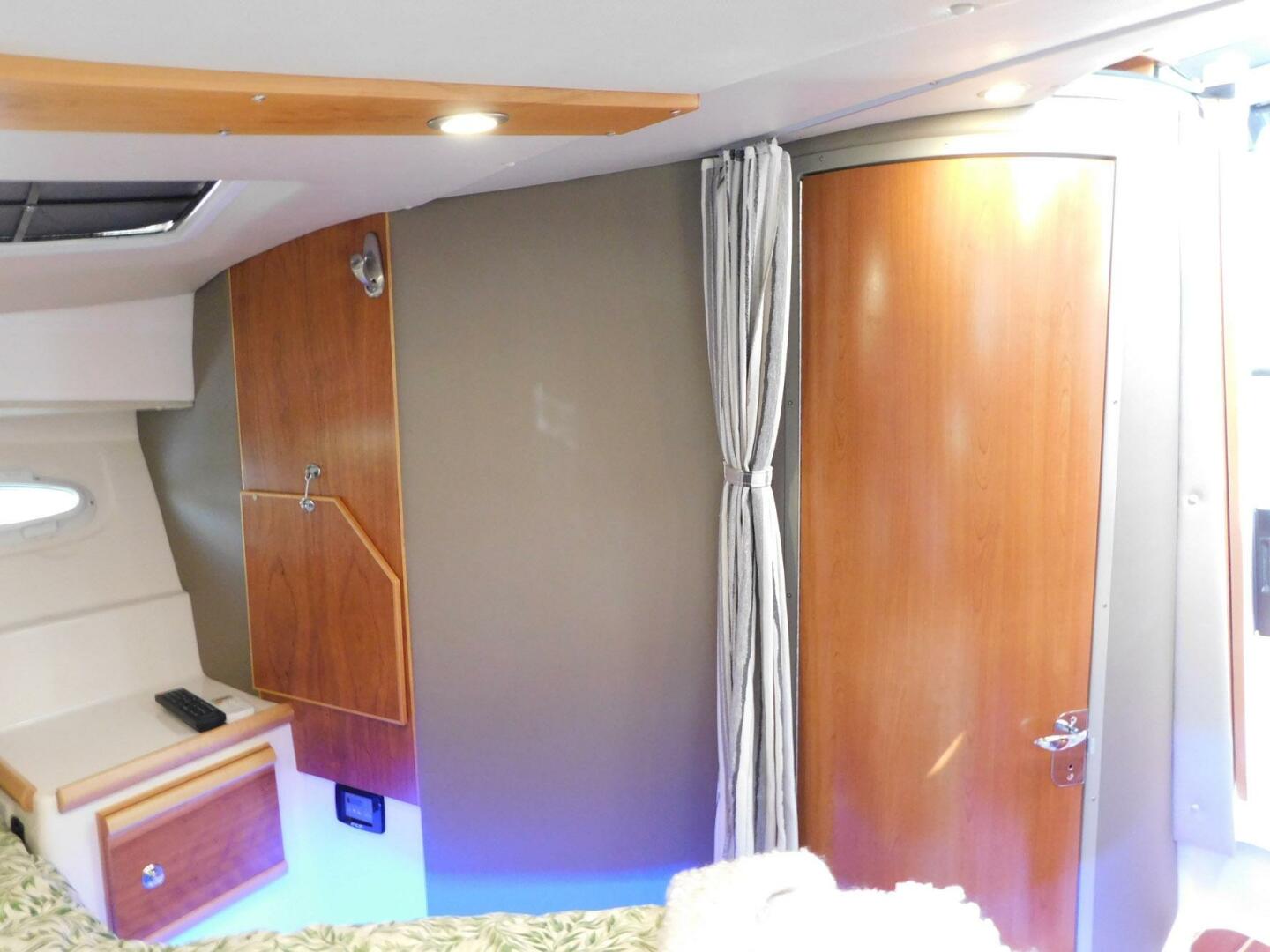 Slide: The Image of Cutwater C-30 Sedan 2022 - 4541382