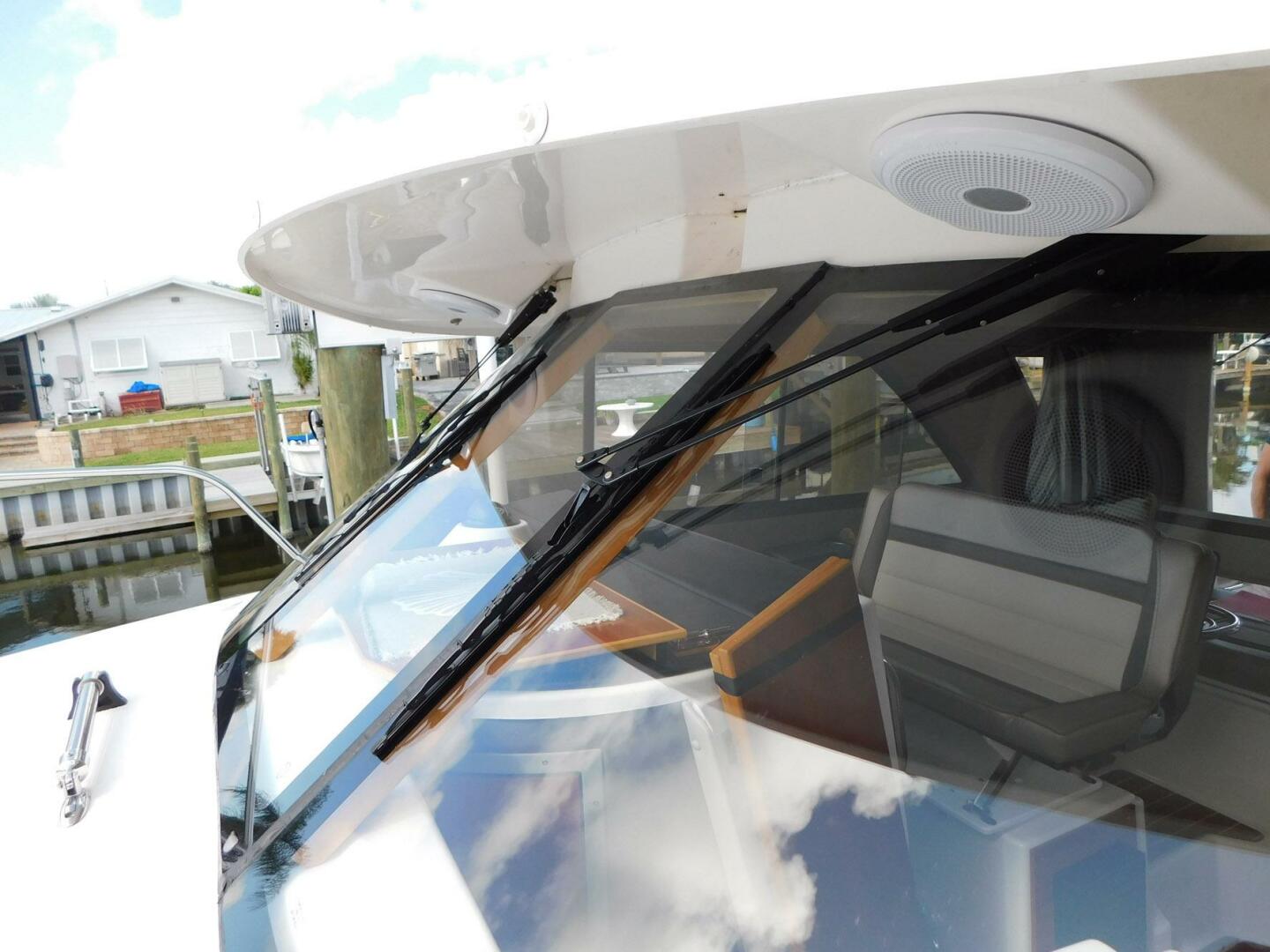 Slide: The Image of Cutwater C-30 Sedan 2022 - 4541398