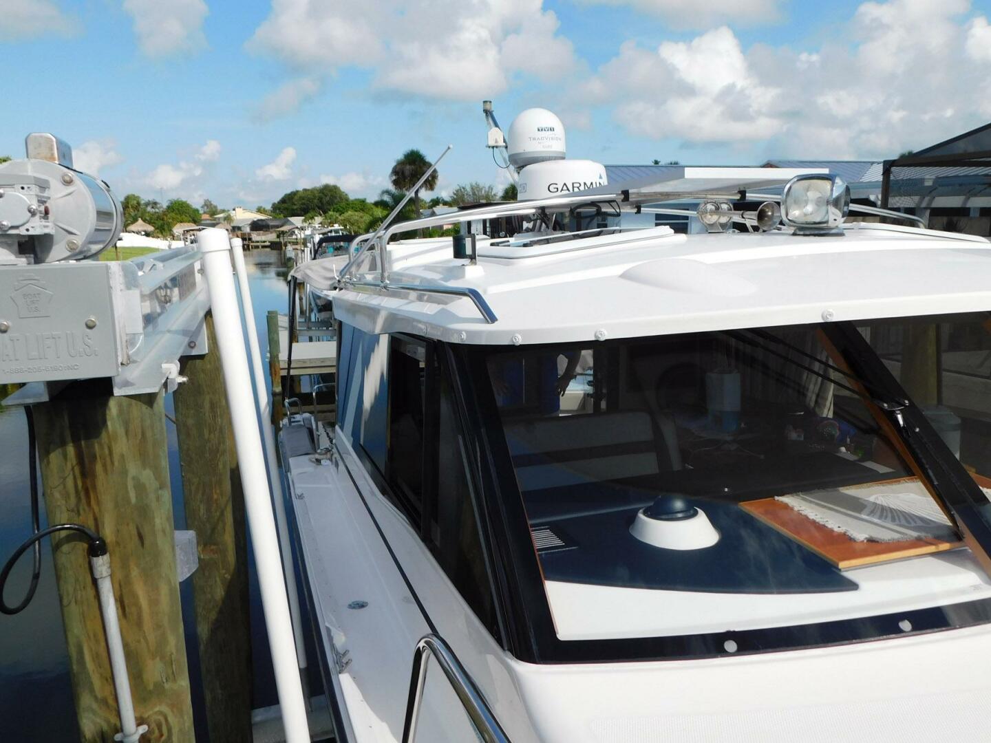 Slide: The Image of Cutwater C-30 Sedan 2022 - 4541399