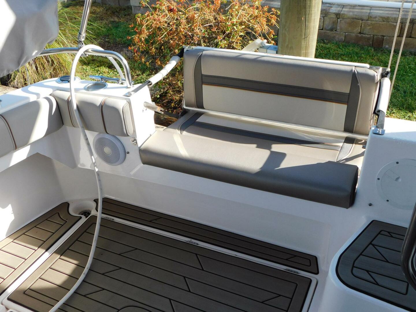 Slide: The Image of Cutwater C-30 Sedan 2022 - 4541405