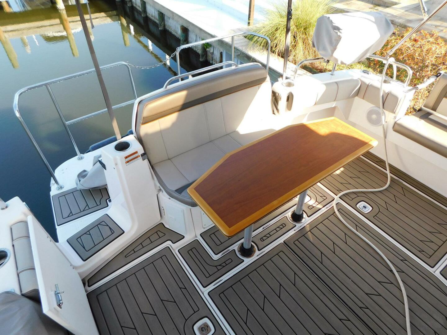 Slide: The Image of Cutwater C-30 Sedan 2022 - 4541407