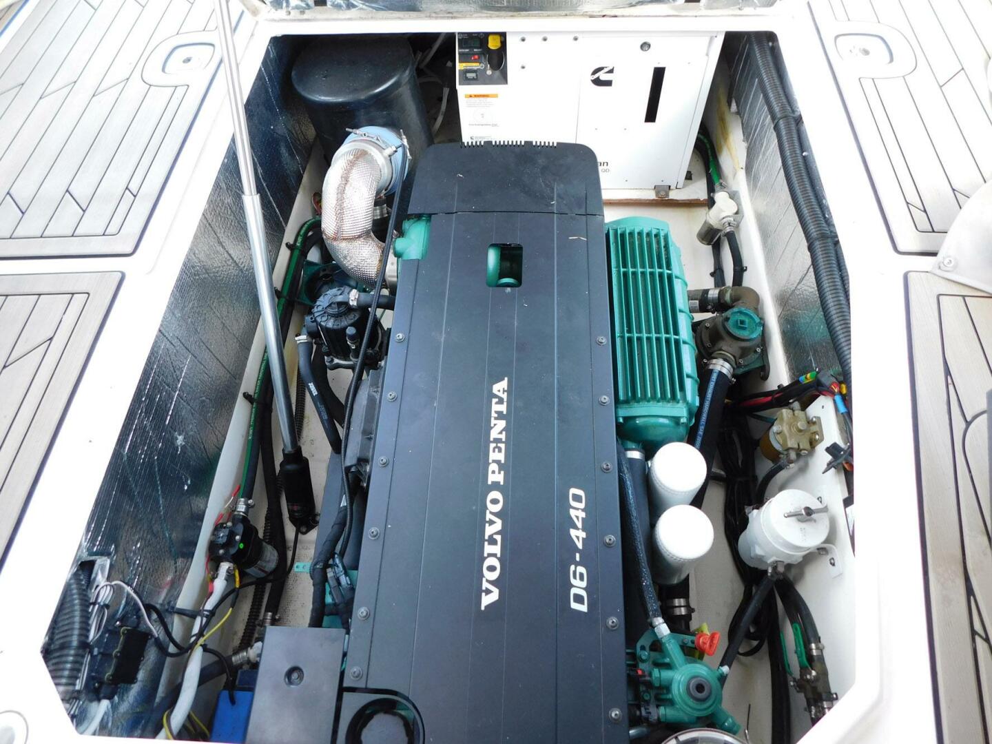 Slide: The Image of Cutwater C-30 Sedan 2022 - 4541409