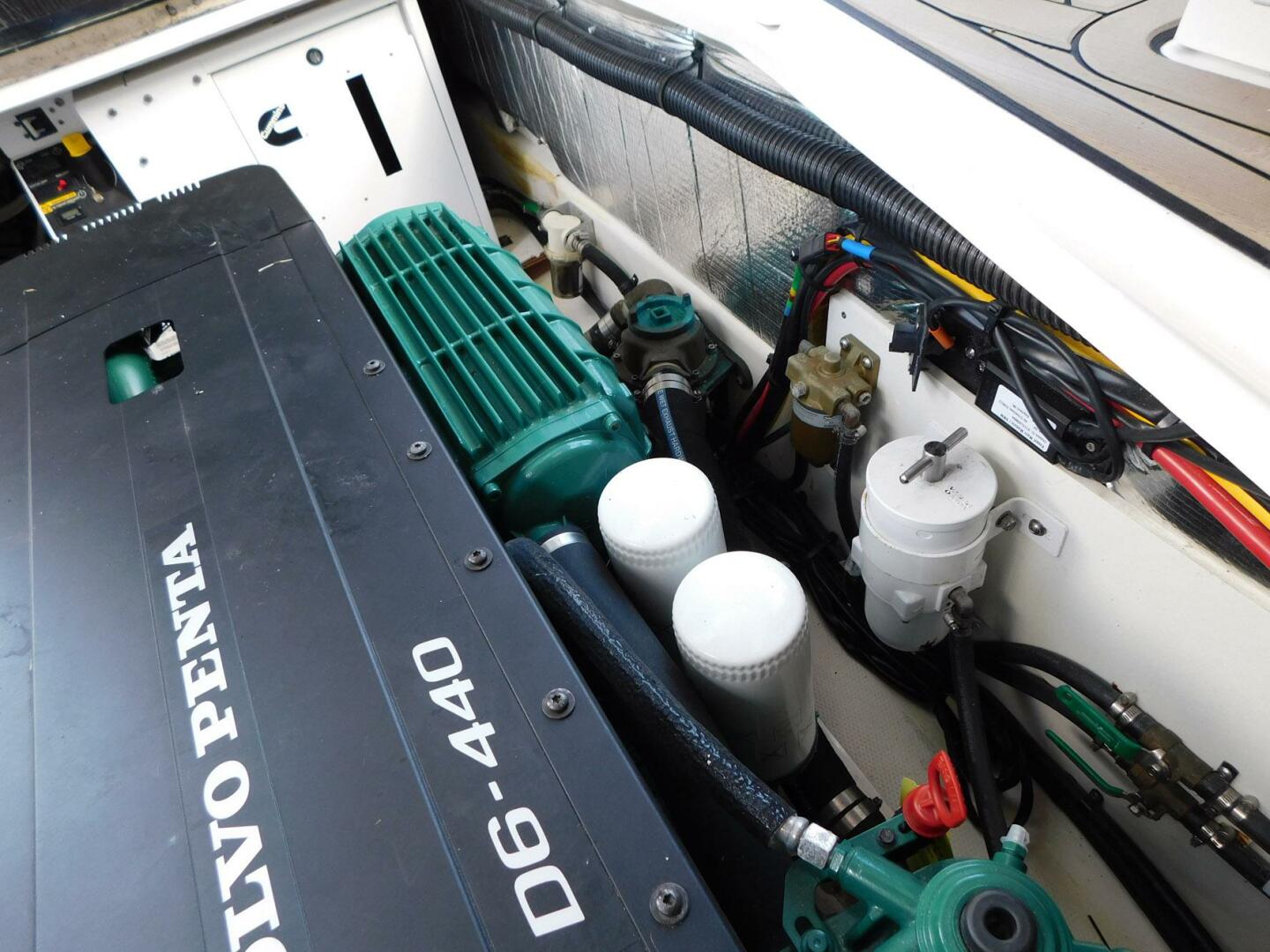 Slide: The Image of Cutwater C-30 Sedan 2022 - 4541410