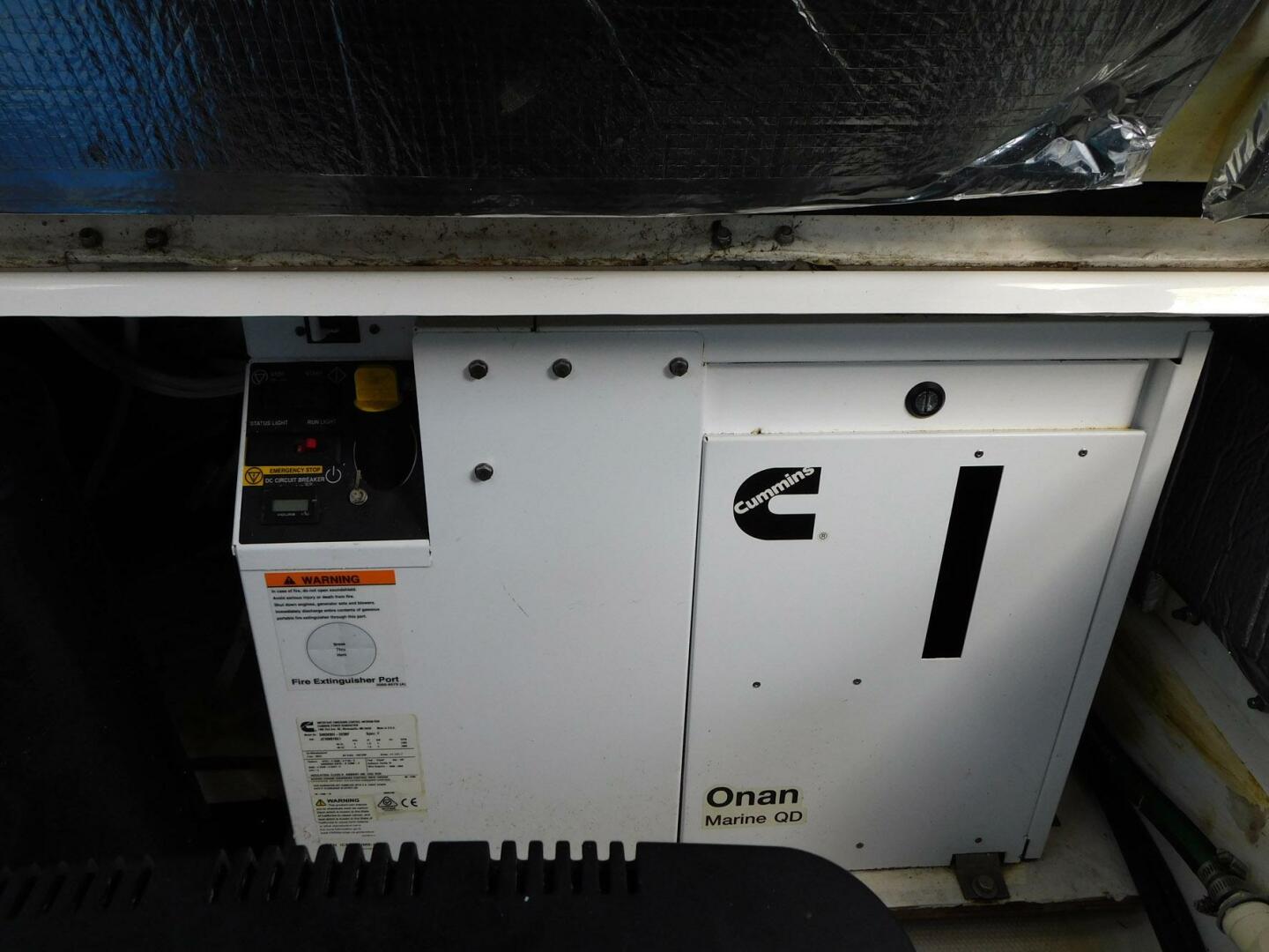 Slide: The Image of Cutwater C-30 Sedan 2022 - 4541411