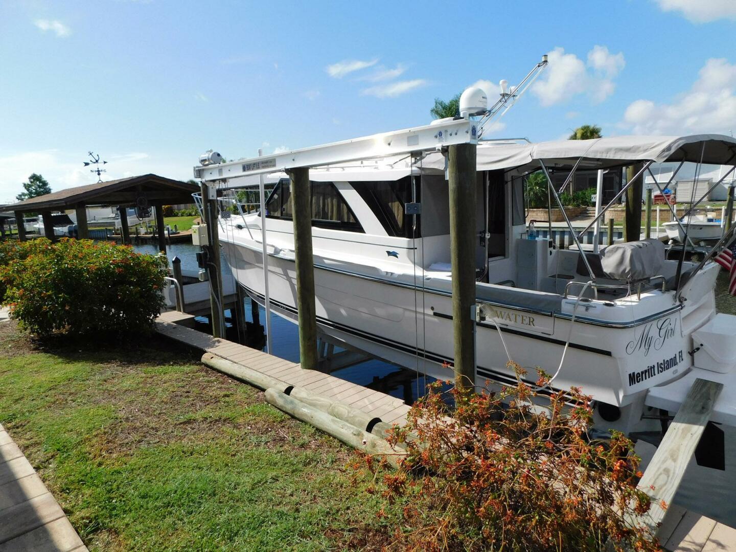 Slide: The Image of Cutwater C-30 Sedan 2022 - 4541413