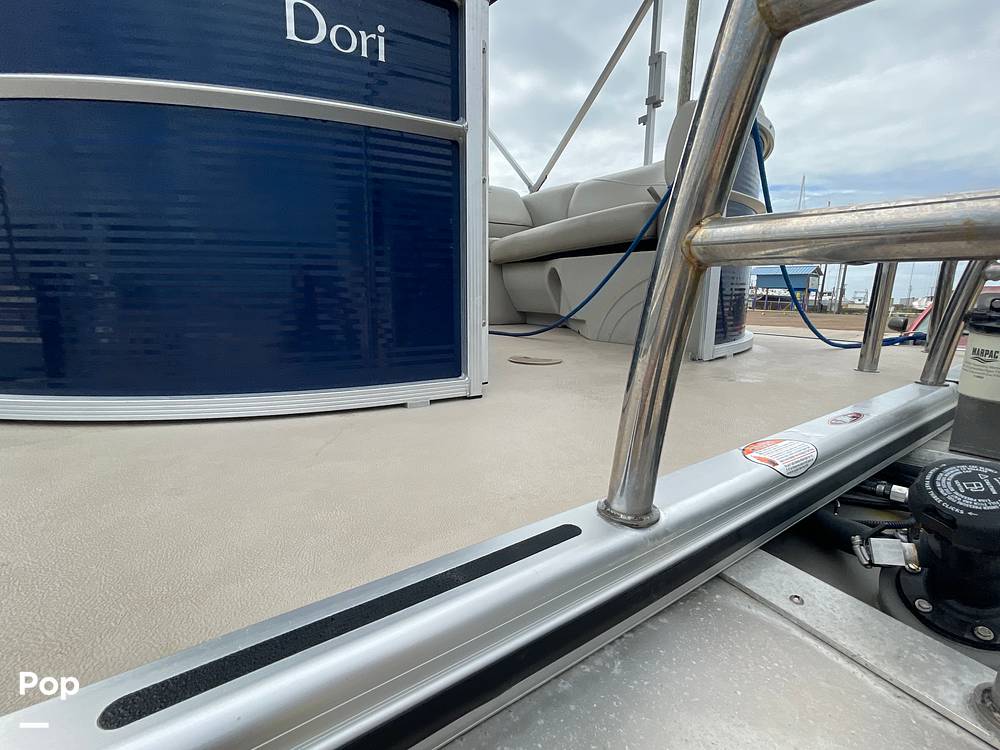 Slide: The Image of Non-skid Deck - 32