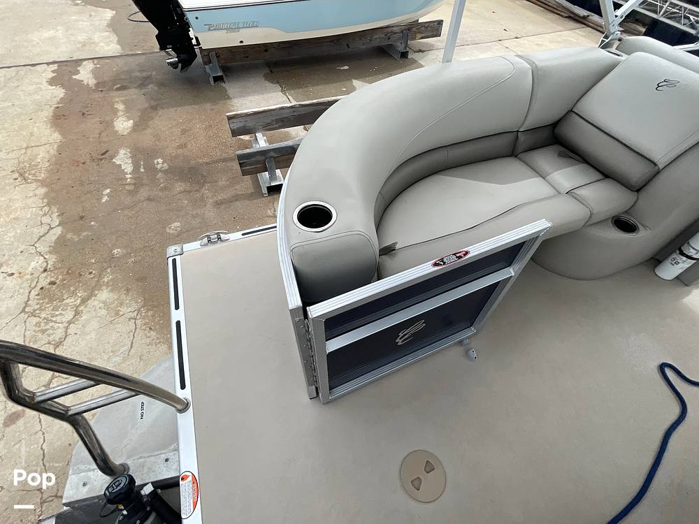 Slide: The Image of Bench Seating/beverage Holders - 43