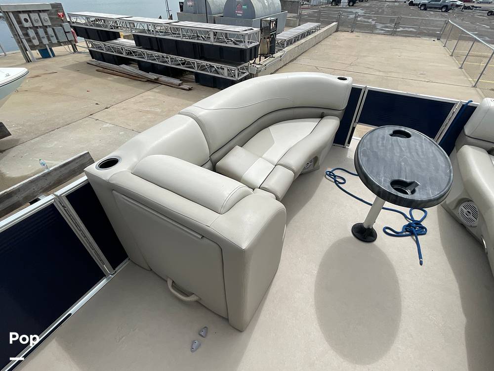 Slide: The Image of Passenger Seating With Storage - 53