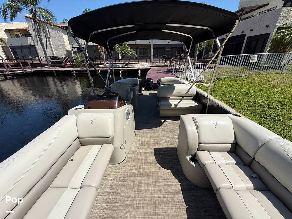 Slide: The Image of Bow Seating W/lounges - 15262378