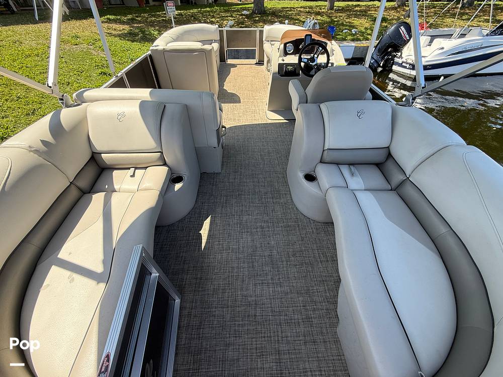 Slide: The Image of Aft Rear Facing Lounges - 15262380