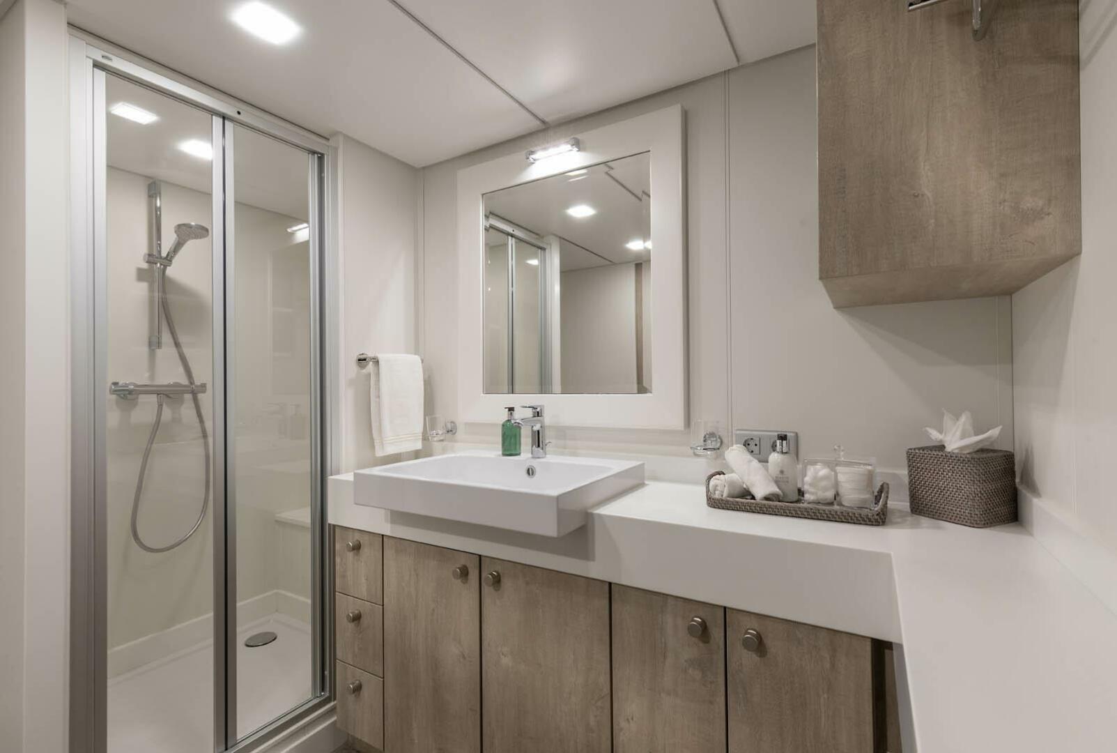 Slide: The Image of Master Bath - 4242636