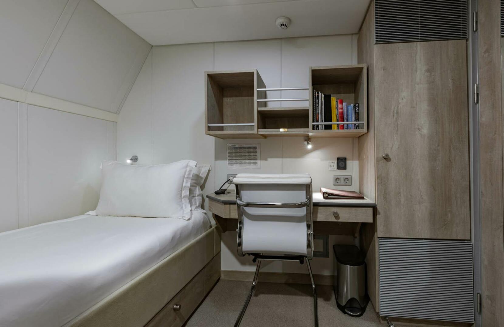 Slide: The Image of Captain's Cabin - 4242643